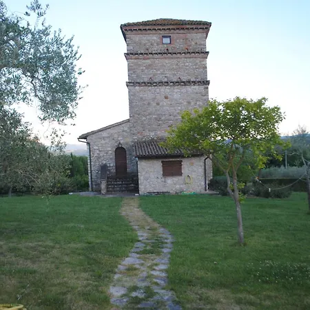 Antico Casale Torre Colombaia 度假居